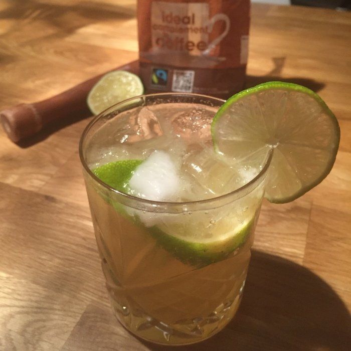 Cocktail Dark Caipirinha